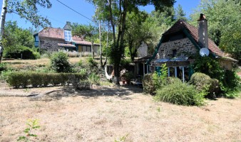 Stone houses on 1.5 ha between FIGEAC and GRAMAT