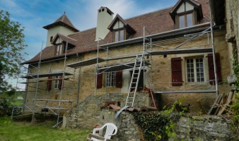 For sale Figeac magnificent restored stone building, more than 300 m² of living space, land 4 318 m², outbuildings